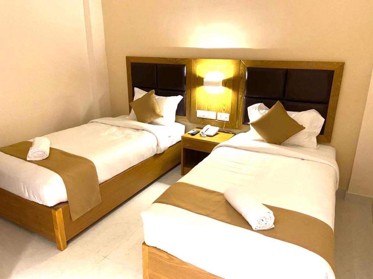 Tag Hotels Irugur ภายนอก รูปภาพ