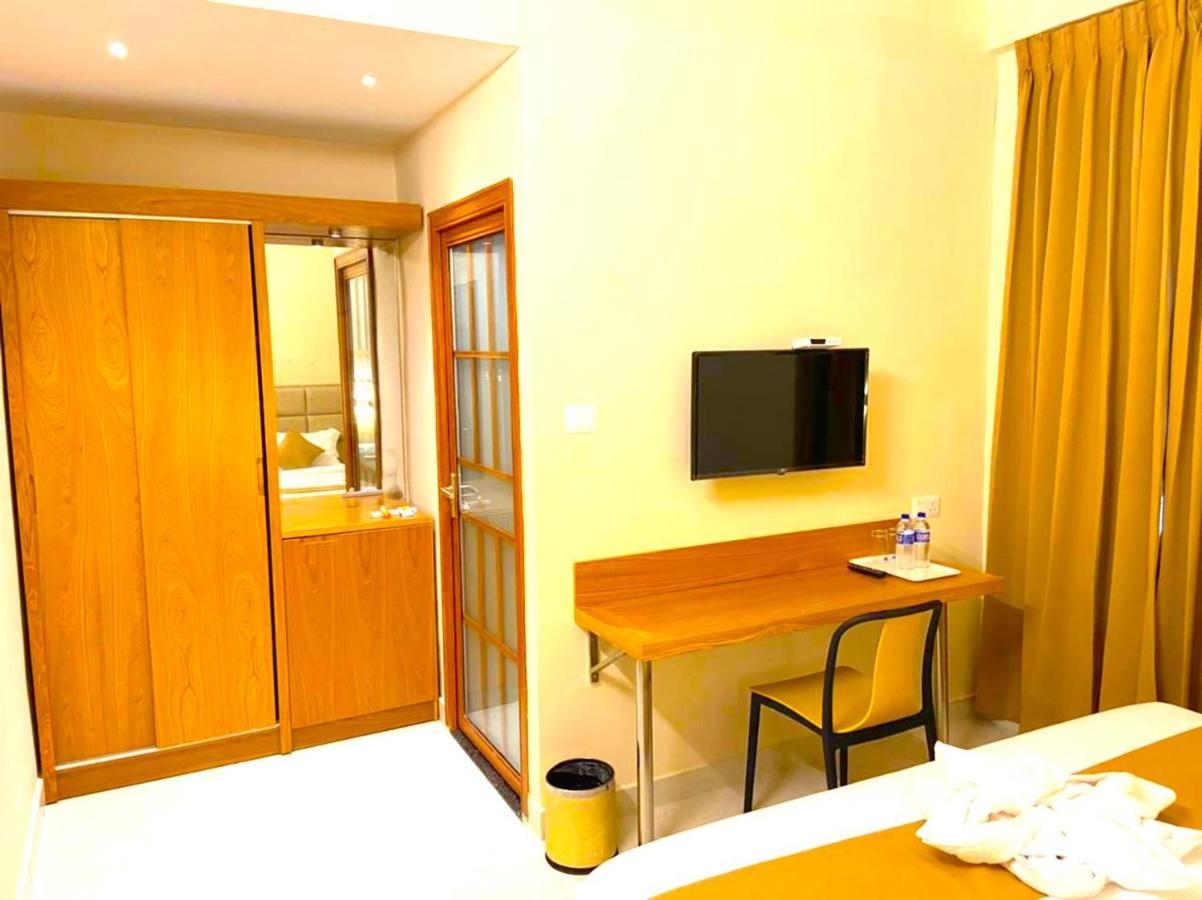Tag Hotels Irugur ภายนอก รูปภาพ