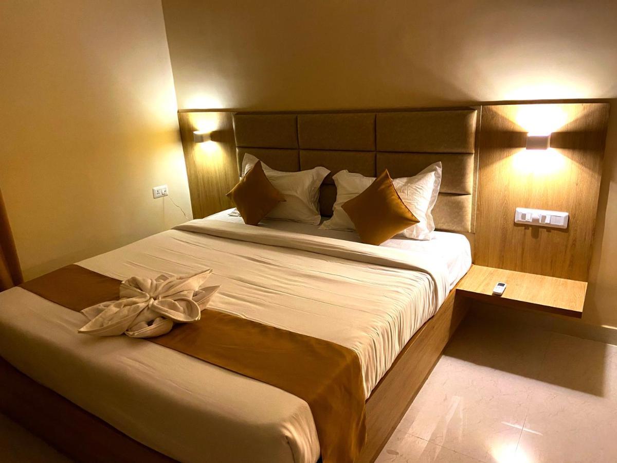 Tag Hotels Irugur ภายนอก รูปภาพ